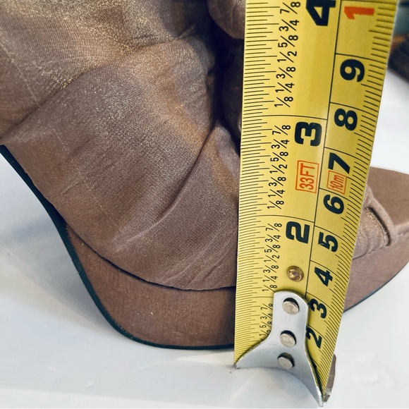 1” Platform Metallic Brown 'Haylie' Chiffon Ruffle Heels Sz 8.5 Chinese Laundry - Picture 14 of 14